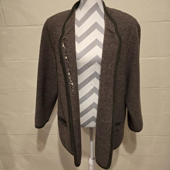 Vintage BOOS Pure New Wool Jacket With Edelweiss Embroidery Brown Size 46. - Picture 4 of 16